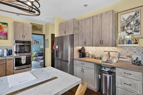 6 Howard Road Bayville NY 11709