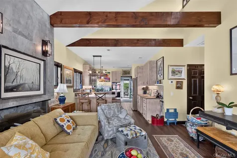 6 Howard Road Bayville NY 11709