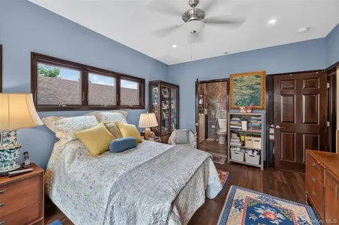 6 Howard Road Bayville NY 11709