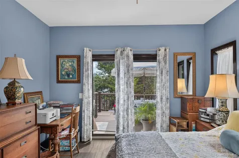 6 Howard Road Bayville NY 11709