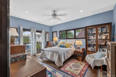 6 Howard Road Bayville NY 11709