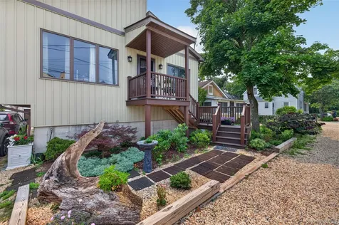 6 Howard Road Bayville NY 11709