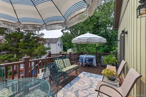 6 Howard Road Bayville NY 11709