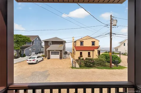 6 Howard Road Bayville NY 11709