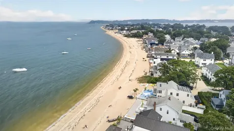6 Howard Road Bayville NY 11709
