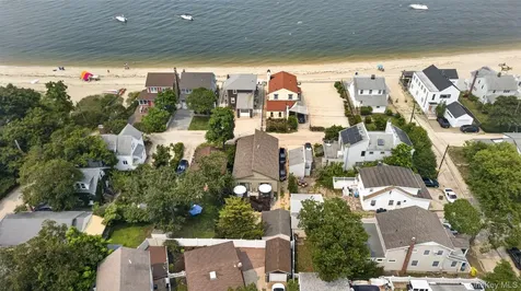 6 Howard Road Bayville NY 11709