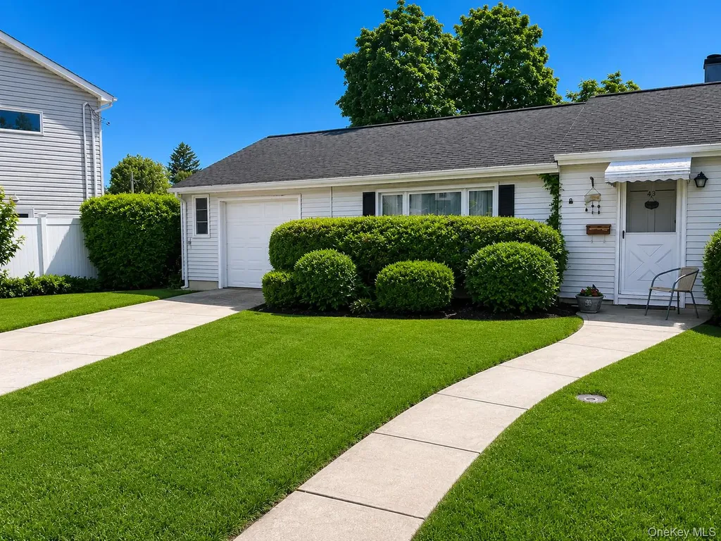43 Plainedge Drive Bethpage NY 11714