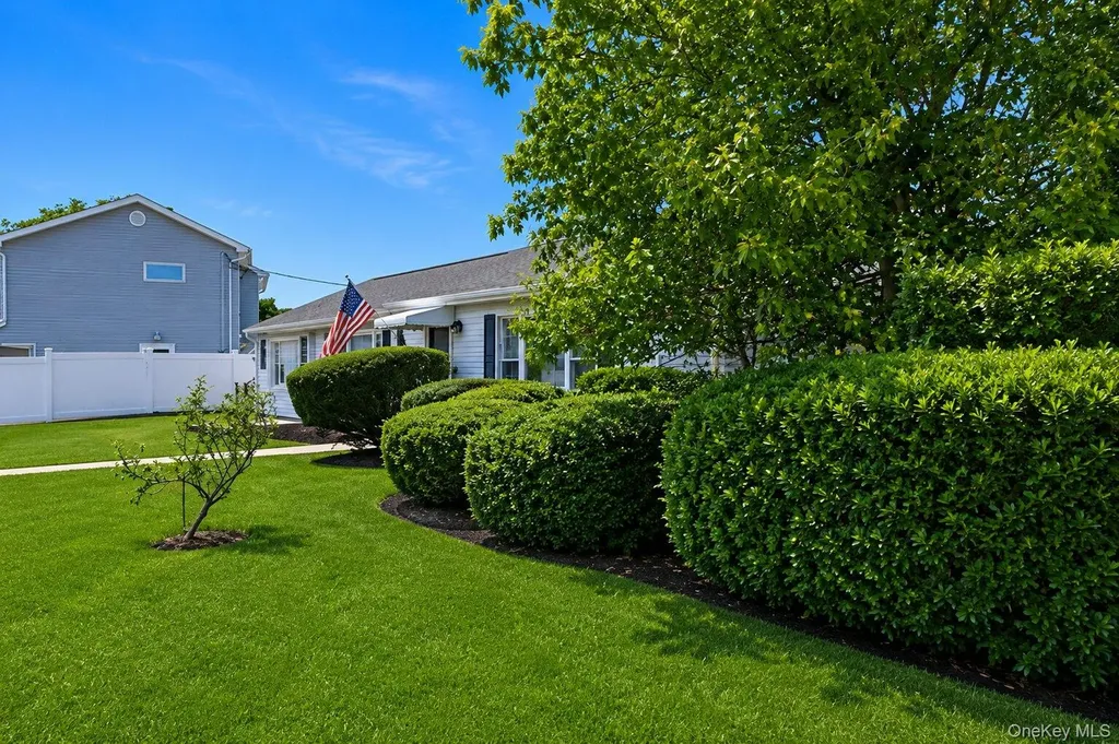43 Plainedge Drive Bethpage NY 11714
