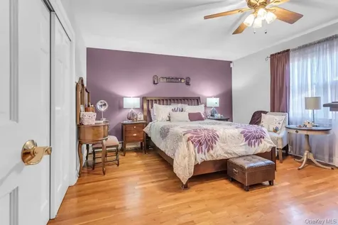 6 Emerald Drive Glen Cove NY 11542