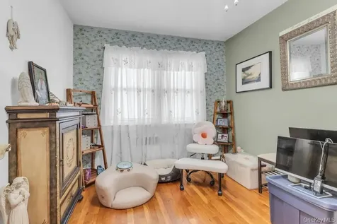 6 Emerald Drive Glen Cove NY 11542