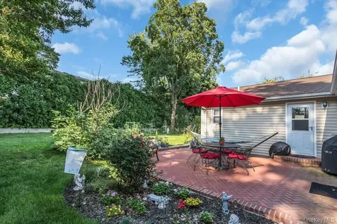 6 Emerald Drive Glen Cove NY 11542