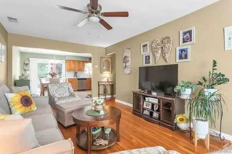 6 Emerald Drive Glen Cove NY 11542