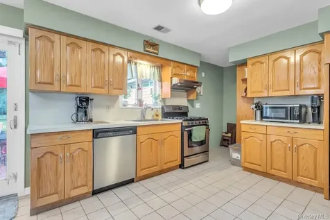 6 Emerald Drive Glen Cove NY 11542