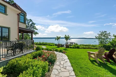 353 Centre Island Road Oyster Bay NY 11771