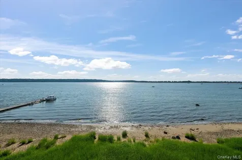 353 Centre Island Road Oyster Bay NY 11771