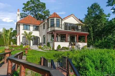 353 Centre Island Road Oyster Bay NY 11771