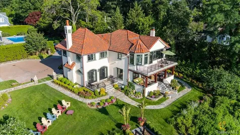 353 Centre Island Road Oyster Bay NY 11771