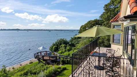 353 Centre Island Road Oyster Bay NY 11771