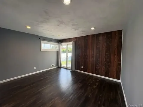 266 Central Park Road Plainview NY 11803