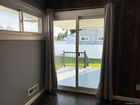 266 Central Park Road Plainview NY 11803