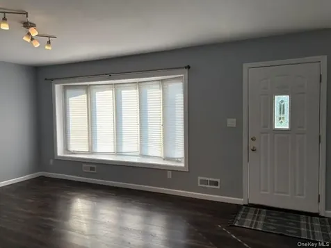 266 Central Park Road Plainview NY 11803
