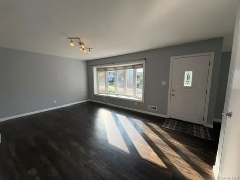 266 Central Park Road Plainview NY 11803