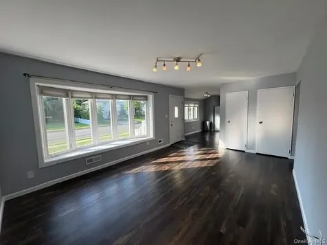 266 Central Park Road Plainview NY 11803