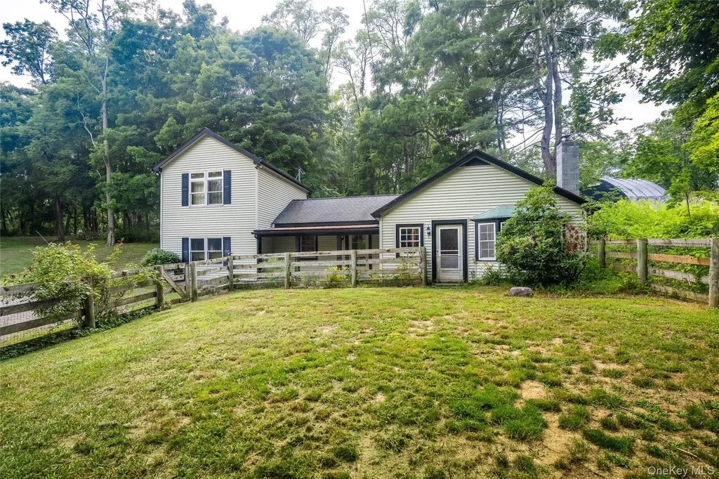 205 Marshall Road Salt Point NY 12578
