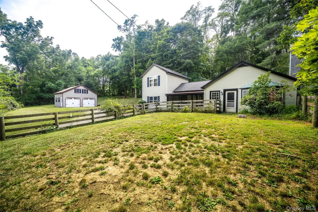 205 Marshall Road Salt Point NY 12578