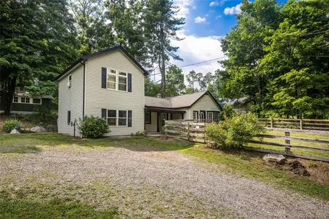 205 Marshall Road Salt Point NY 12578