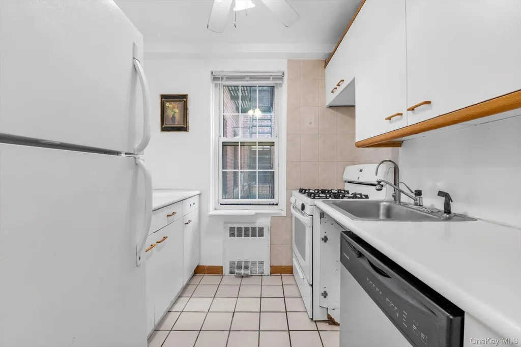 140-18 Burden Crescent Briarwood NY 11435