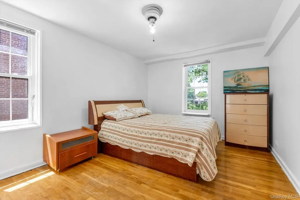 140-18 Burden Crescent Briarwood NY 11435