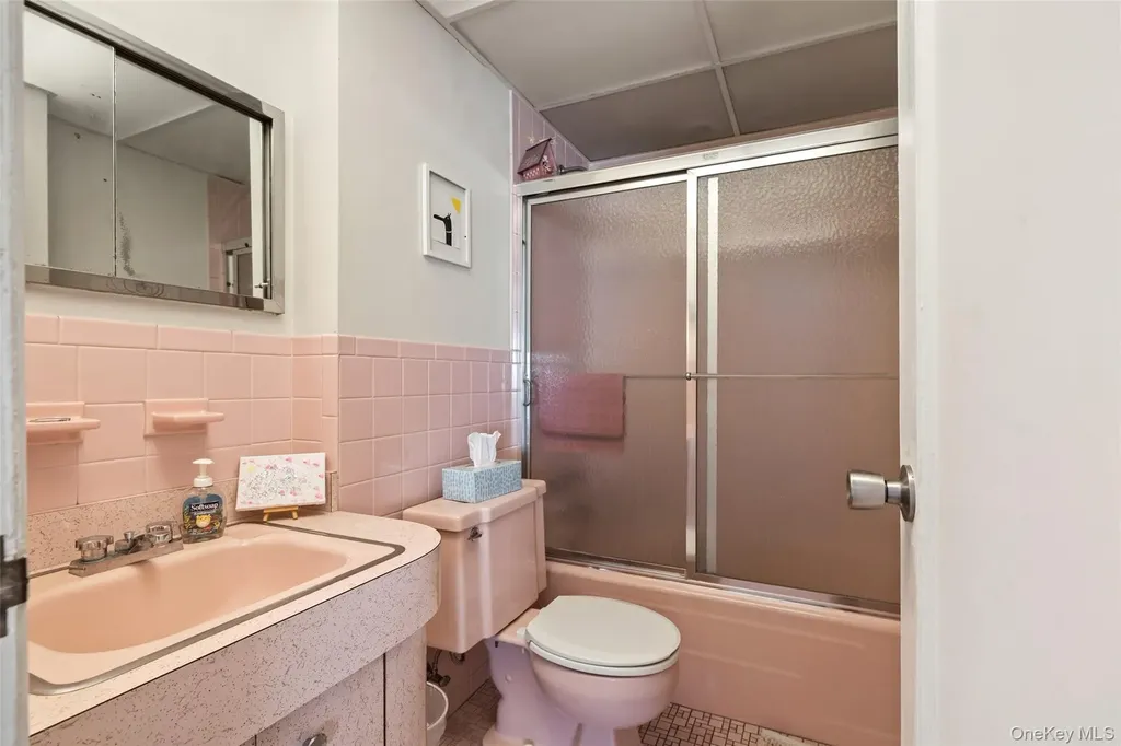 190 Cottage Boulevard Hicksville NY 11801