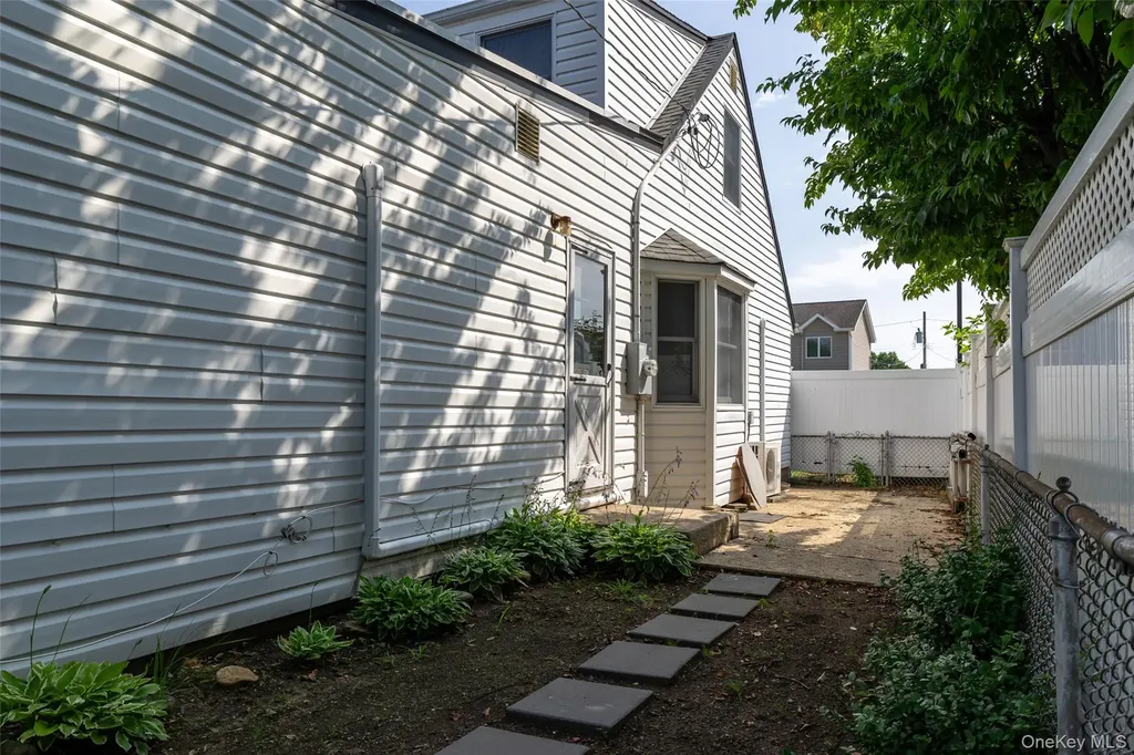190 Cottage Boulevard Hicksville NY 11801