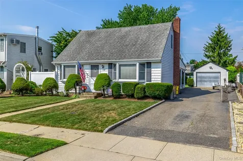 190 Cottage Boulevard Hicksville NY 11801