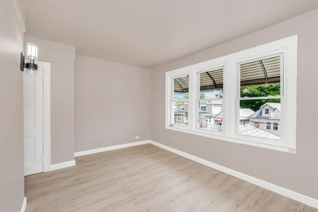 427 Taylor Avenue Bronx NY 10473