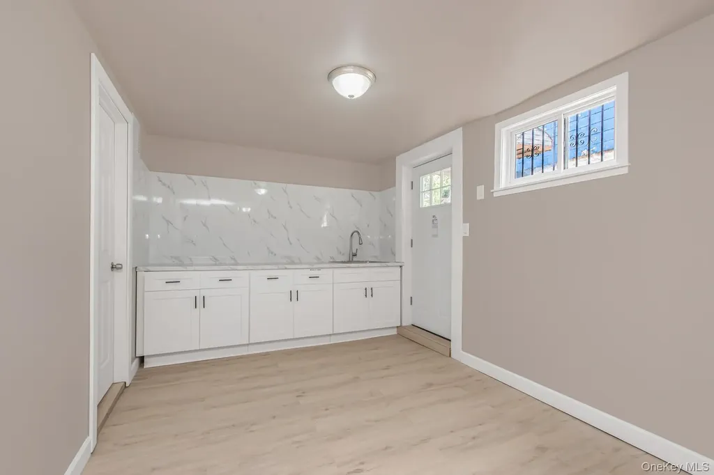 427 Taylor Avenue Bronx NY 10473