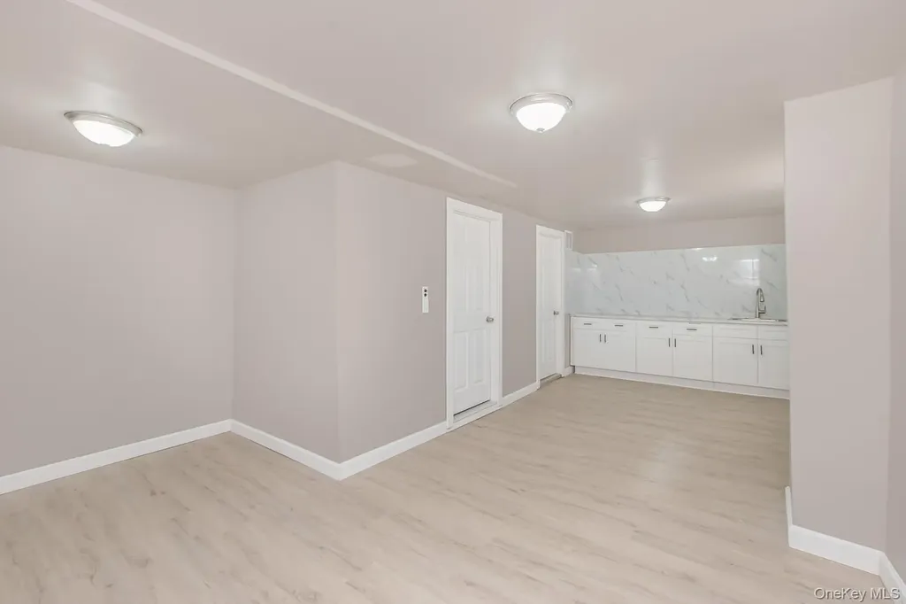 427 Taylor Avenue Bronx NY 10473