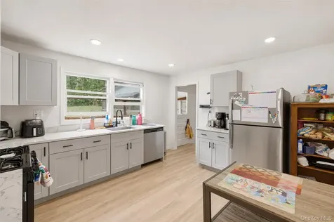 98 Dellay Avenue Kingston NY 12401