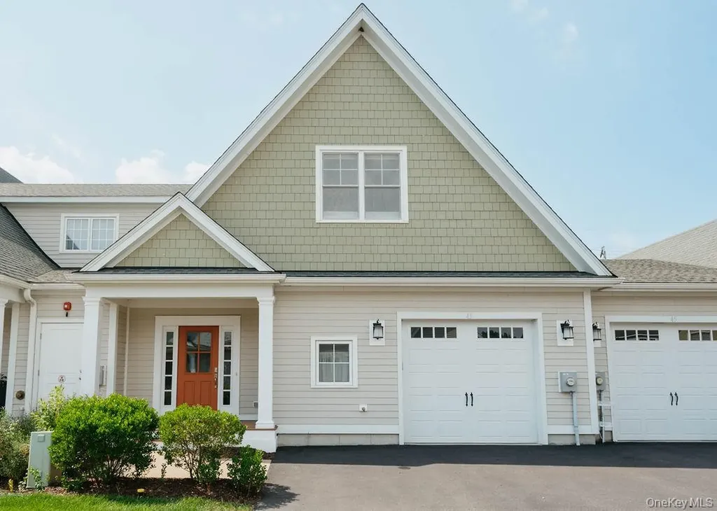 43 Oakwood Lane Rhinebeck NY 12572