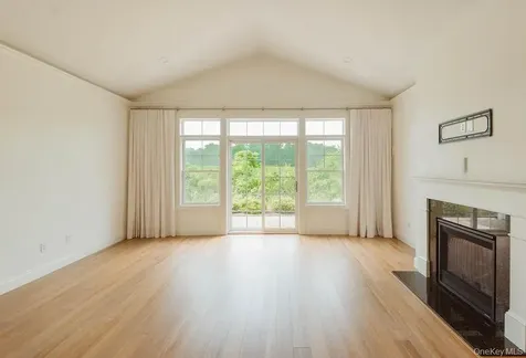 43 Oakwood Lane Rhinebeck NY 12572