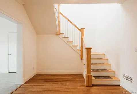 43 Oakwood Lane Rhinebeck NY 12572