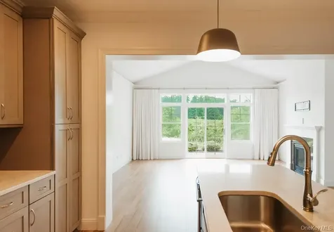 43 Oakwood Lane Rhinebeck NY 12572