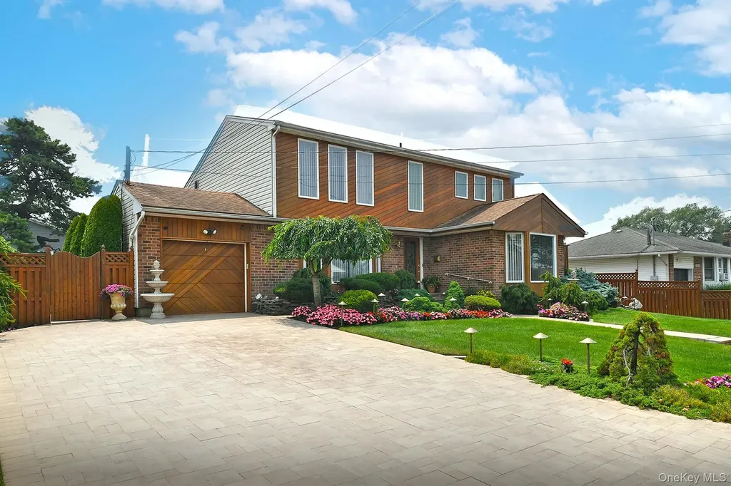92 Bowling Lane Deer Park NY 11729