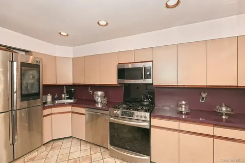 92 Bowling Lane Deer Park NY 11729
