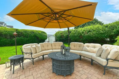 92 Bowling Lane Deer Park NY 11729