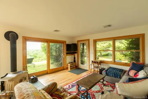 779 Queens Highway Accord NY 12404