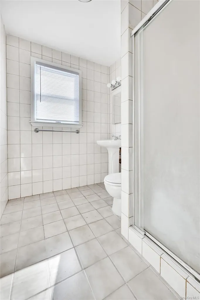 5 Hawthorne Lane Valley Stream NY 11581