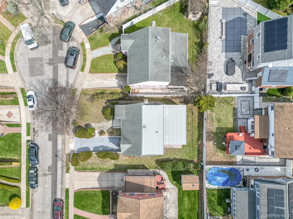 5 Hawthorne Lane Valley Stream NY 11581