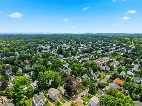 144 Bell Road Scarsdale NY 10583
